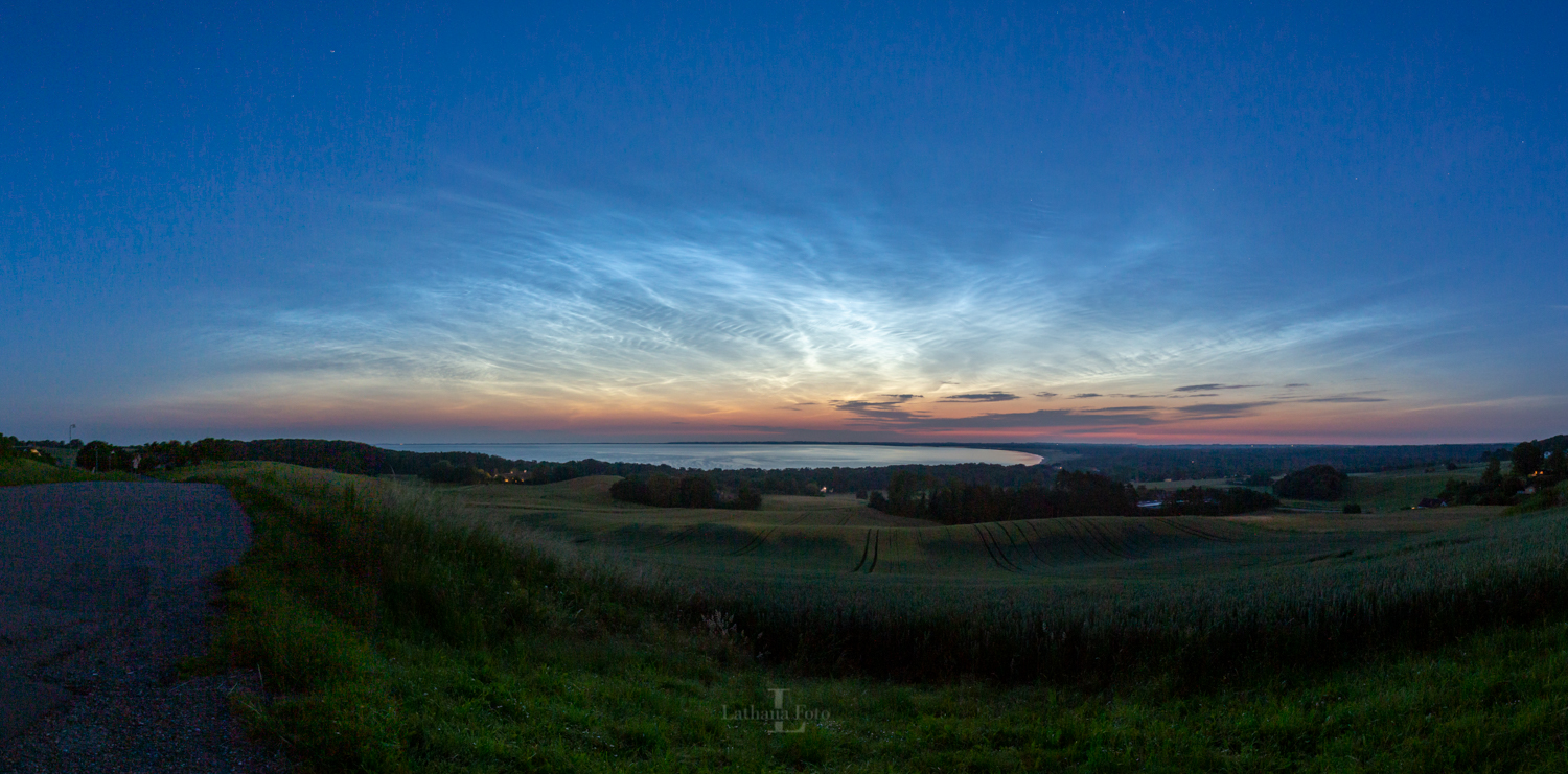 180619 Panorama med lysende natskyer over Udsigten, Høve